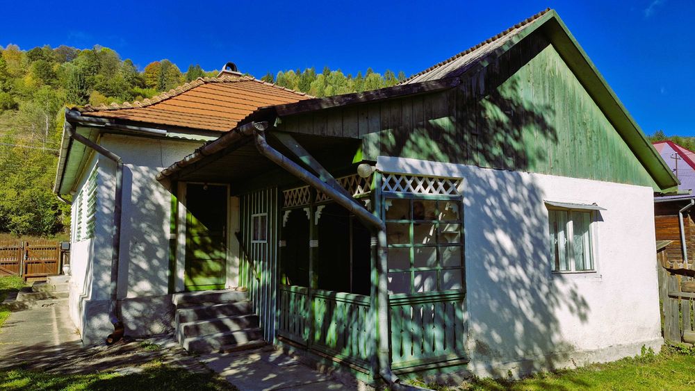 Casa cu teren 3000m2 intravilan