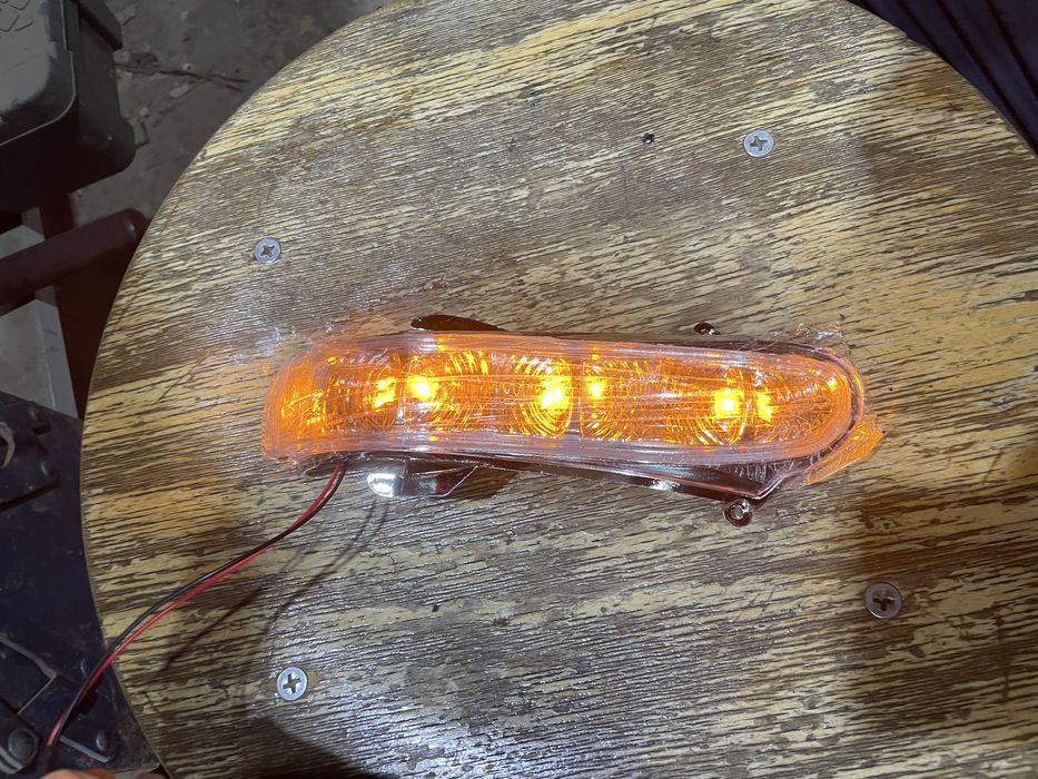 2броя Нови мигачи за огледала мерцедес w220 и w215