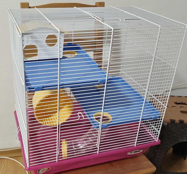 Cusca pentru Hamsteri, practic noua, 45x30x47cm, toate accesoriile