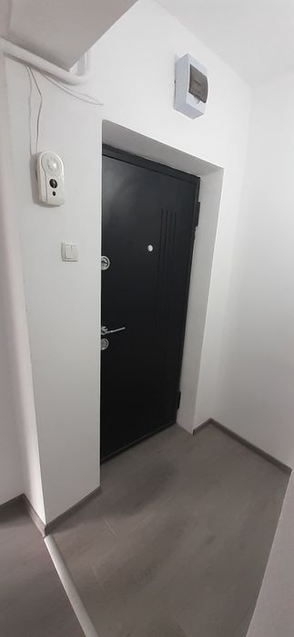 Vând apartament renovat