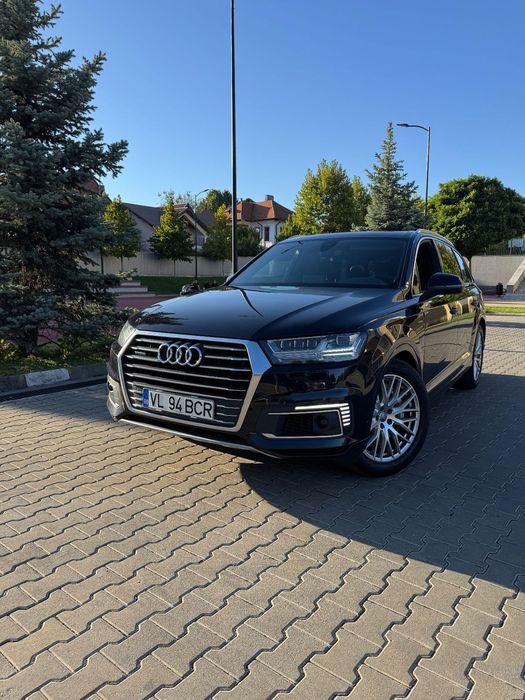 Audi Q7 Audi Q7 / 2016 / dark Blue / plug-in Diesel