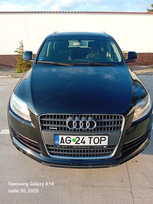 Vând Audi Q7 4X4 7 locuri