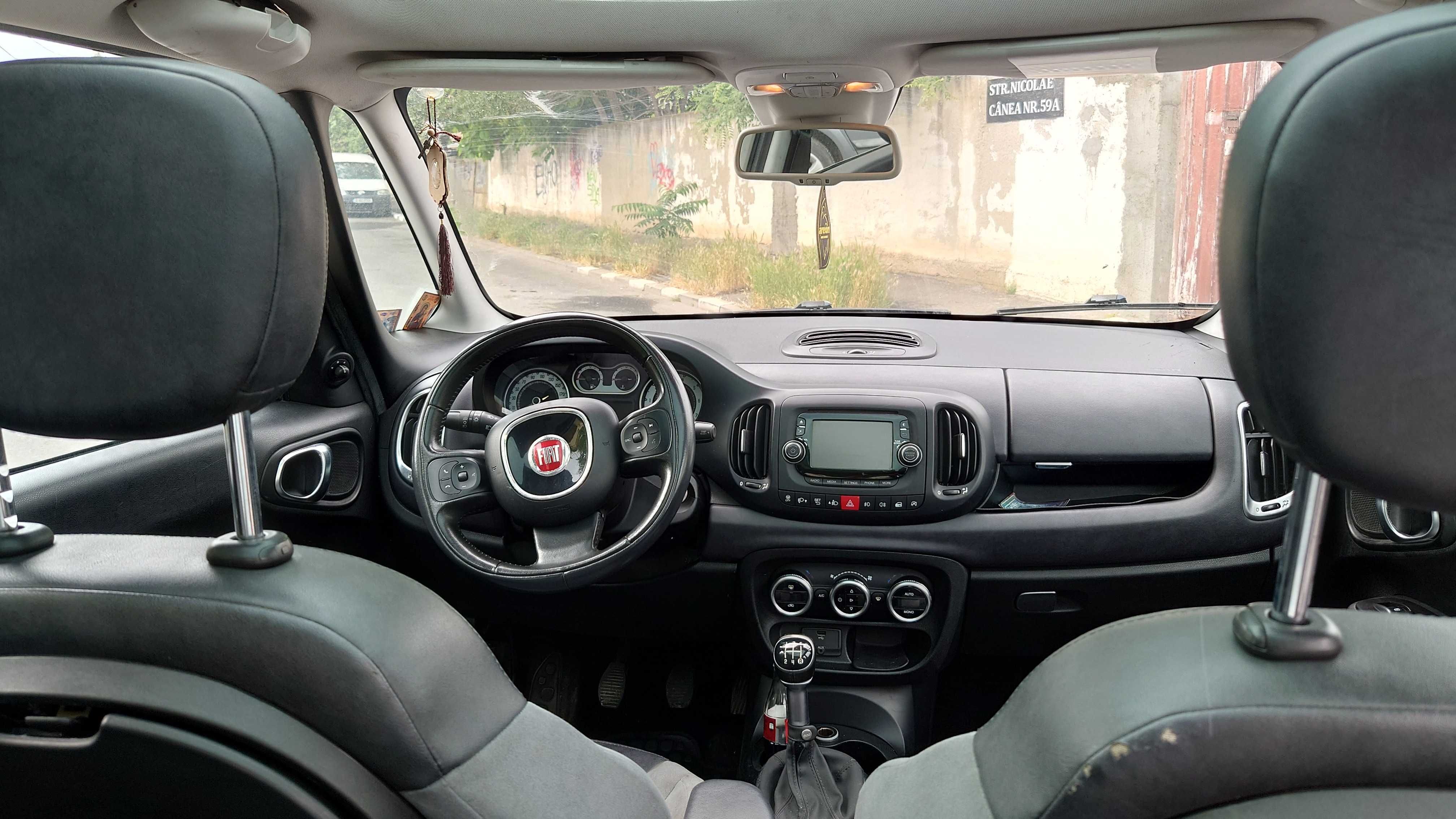 Experimentează Confortul și Stilul: Fiat 500L - Disponibil Acum!