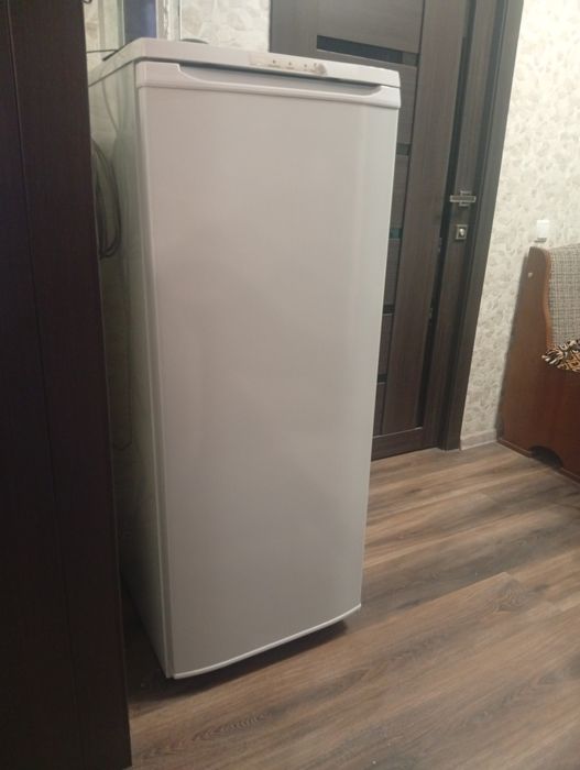 Продам морозильную камеру
