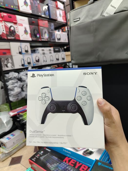 Playstation 5 orginal yengi joystikla bor