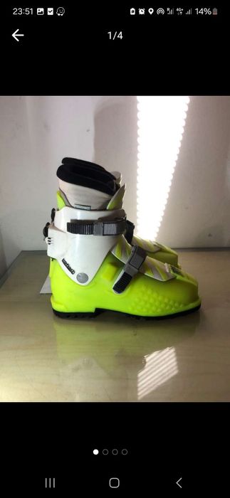 Vând schiuri + clăpari !