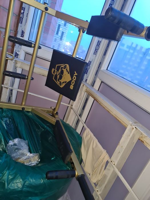 Дом и сад.Турник настенный.