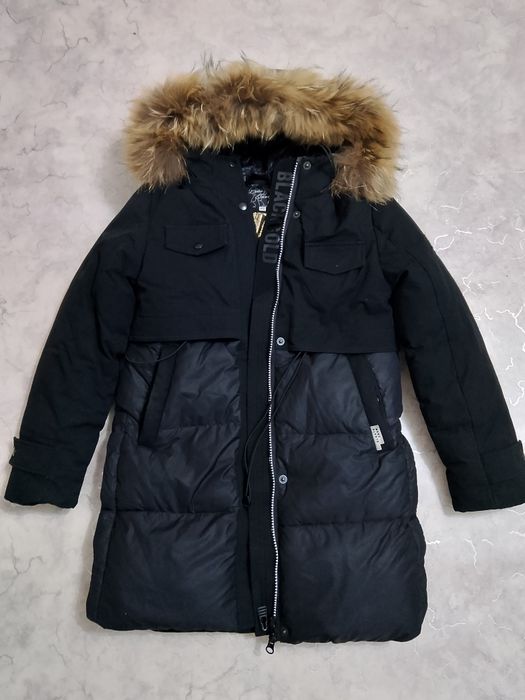 Куртка для девочек в отличном состоянии