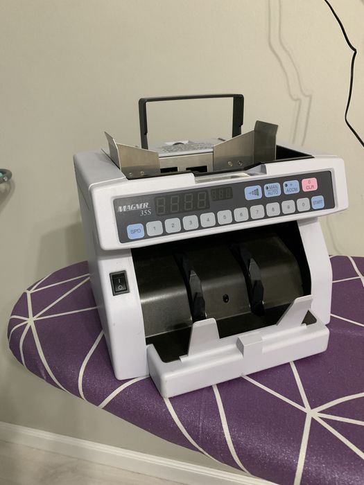Машинка для счета денег