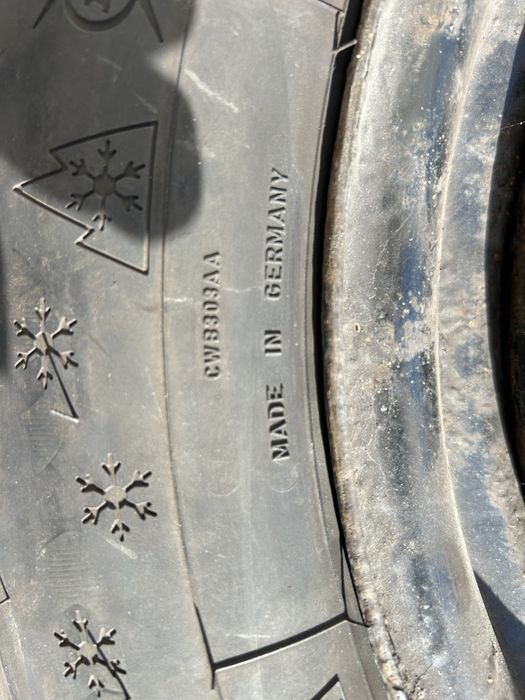 Jenti tabla cu 4 anvelope de iarna 195/65/15 Dunlop Winter Response2