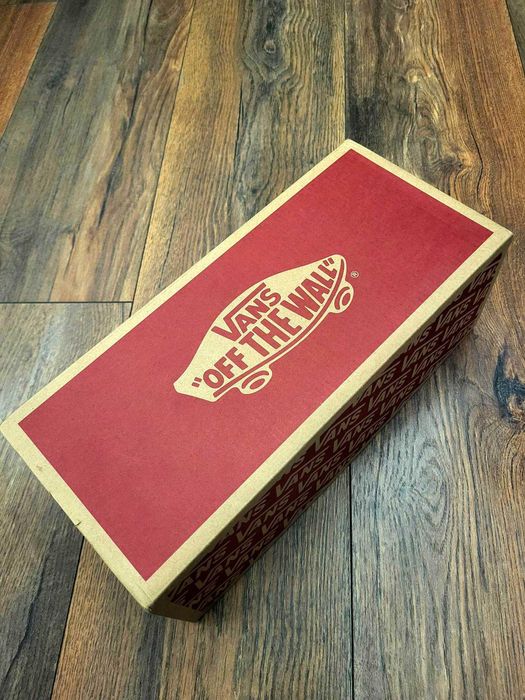 Vans Era (I Heart Vans) - чисто нови / размер 36.5 и 43 / UK 4 и 9