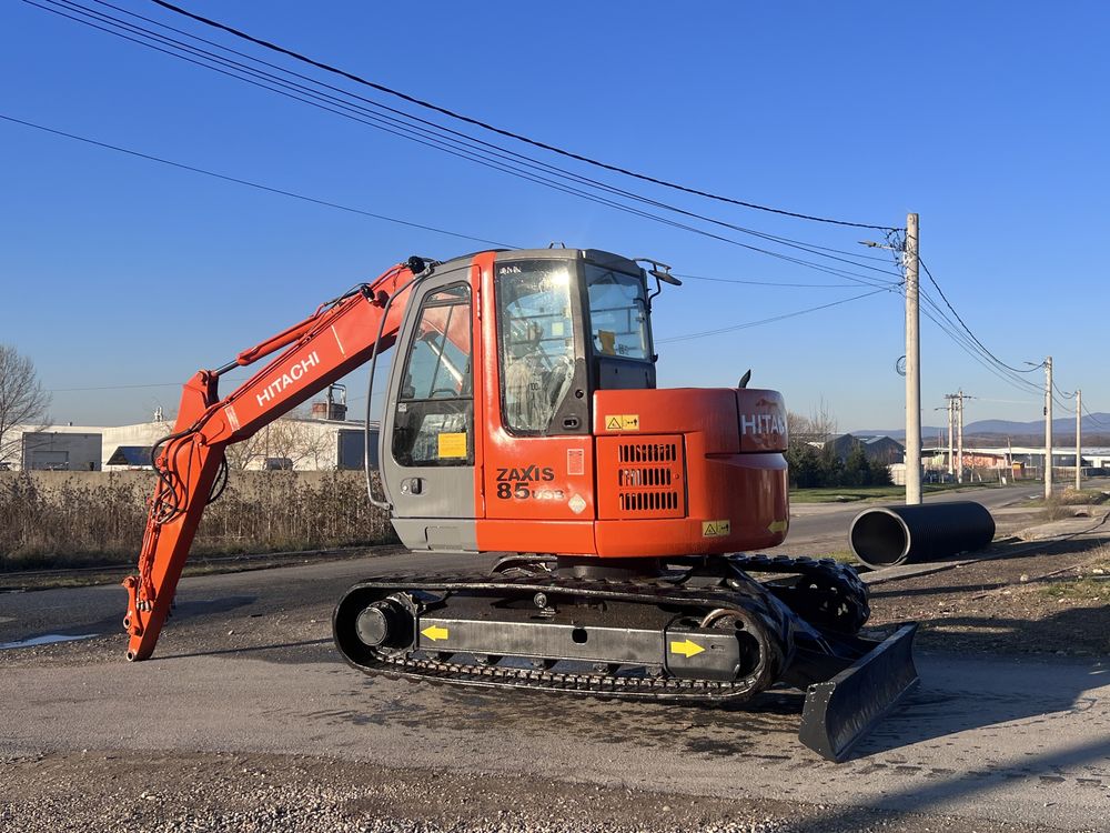 Miniexcavator / EXCAVATOR Hitachi 85 US