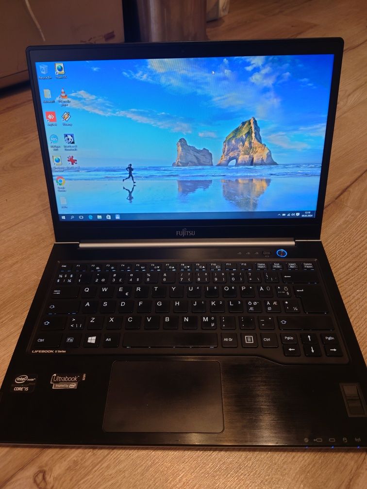 Laptop Fujitsu U772 i5