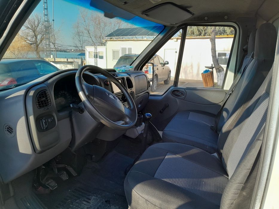 Ford transit cu lift