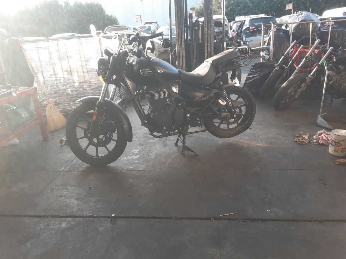Мотоциклет Royal Enfield Clasik(Meteor 350)-на части
