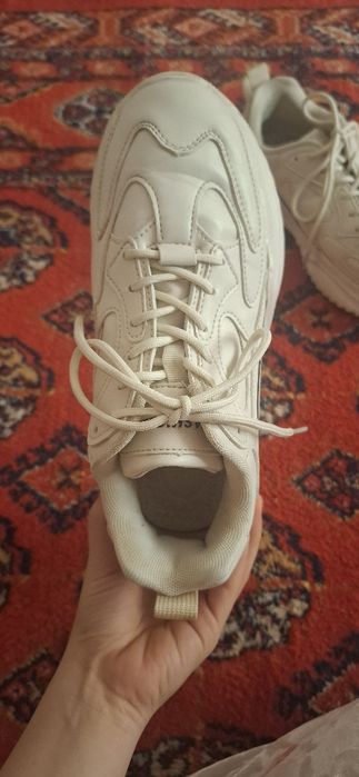 Айоллар ойок кийими сотилади