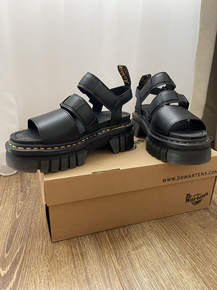 Dr. Martens сандали 38 номер