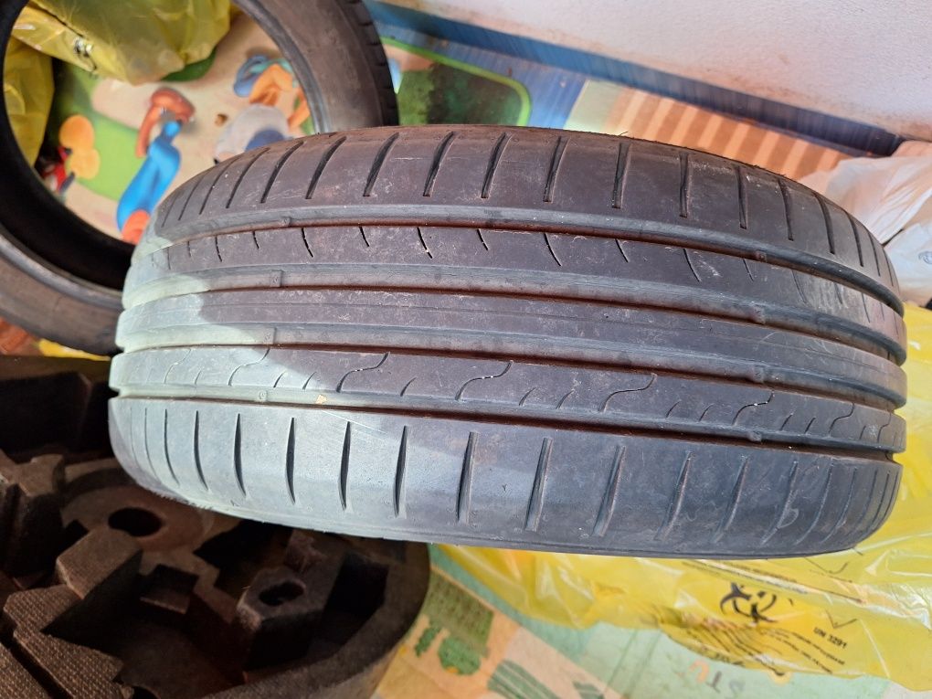 Set 4 anvelope Vara Dunlop pe 16