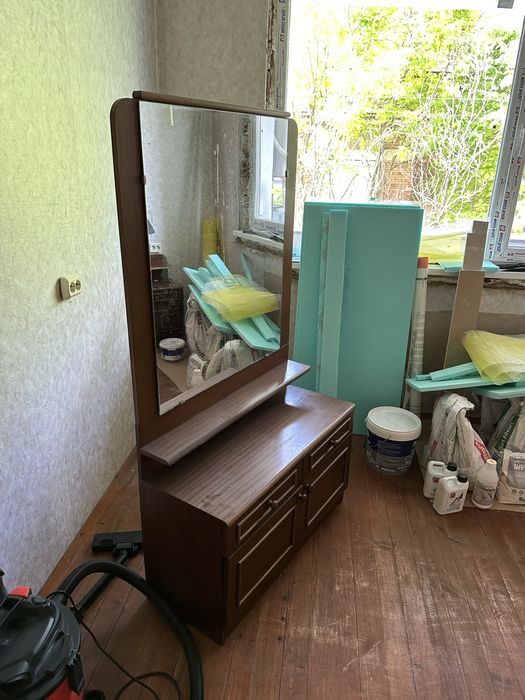 Тоалетка /гримьорна