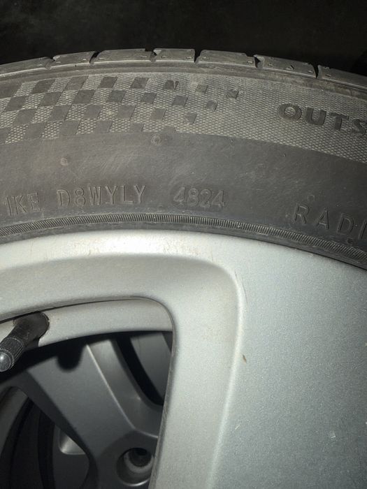 Продават се  225/50/17