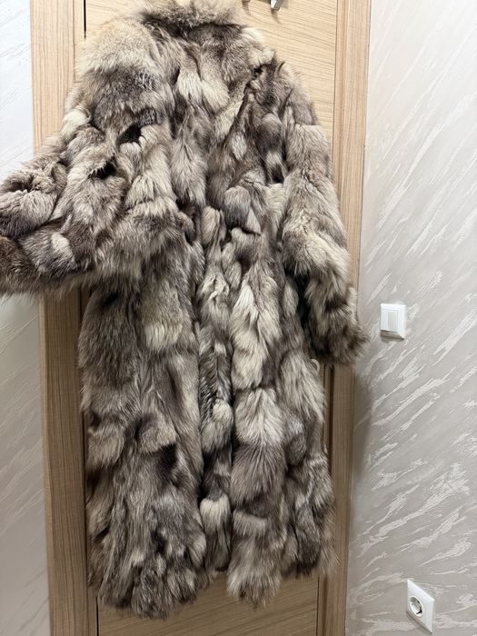 Елегантно кожено палто от сребърна лисица