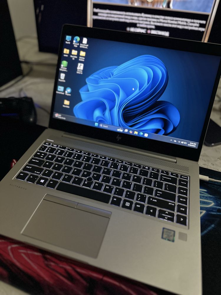 HP Elitebook 8/128GB