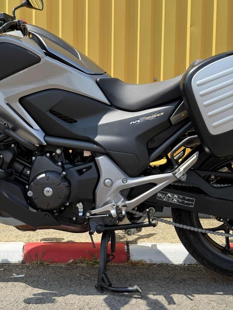 HONDA NC750X 2015