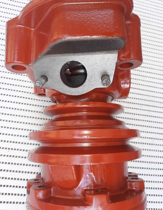 Pompa apa tractor U650