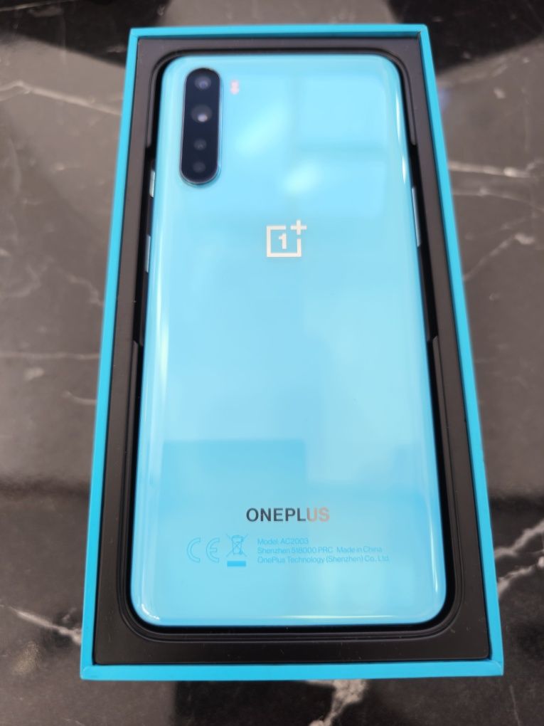 OnePlus Nord 12 GB RAM + încărcător Warp Charge 30T (cutie pre-order)