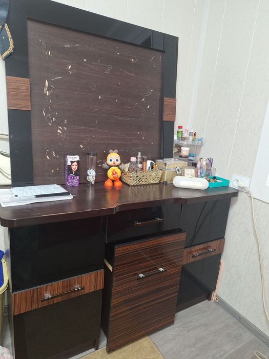 Тримо сотилади ойнаси ёк