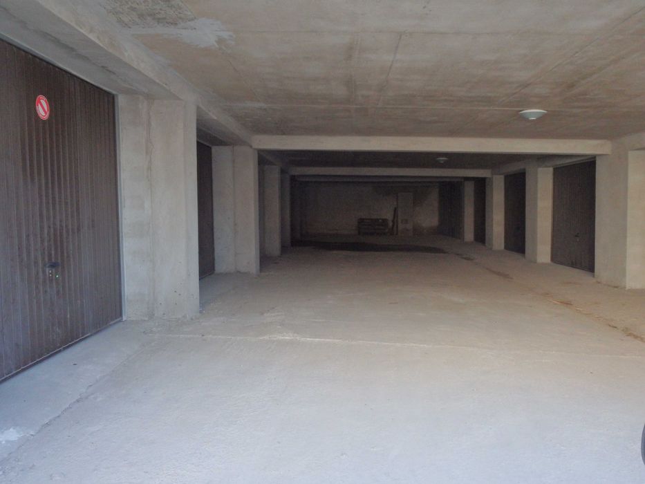 Дава се под наем Гараж / Паркомясто в София, Център - 18 кв.м за 61.2 € - Снимка #4