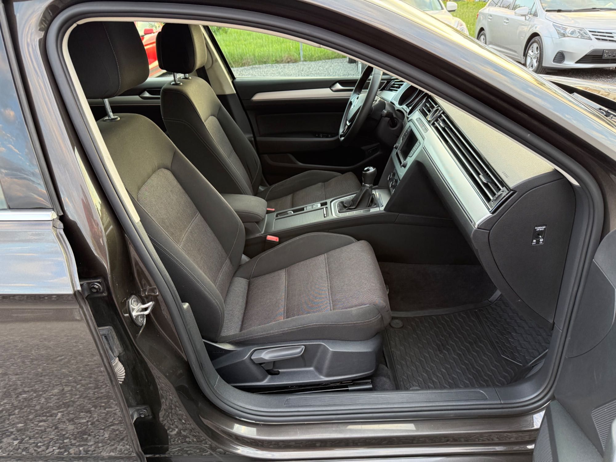VW Passat (B8)1.8 TSI (180 кс)Keyless/Full Led/Подгрев/Euro6