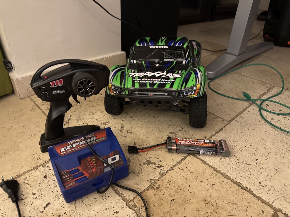 Traxxas slash cu motor brushless