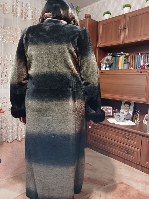 Продаю две шубы.В отличном состоянии