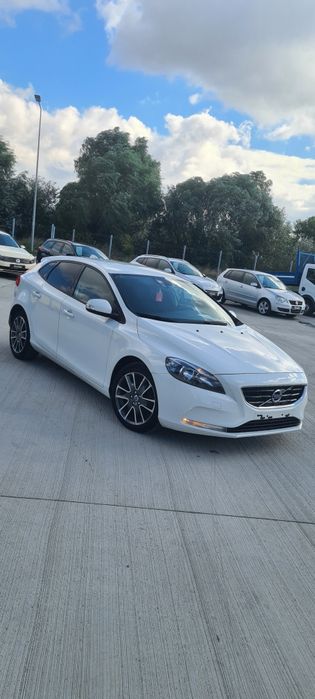 Volvo v40 1.6 -116 cp