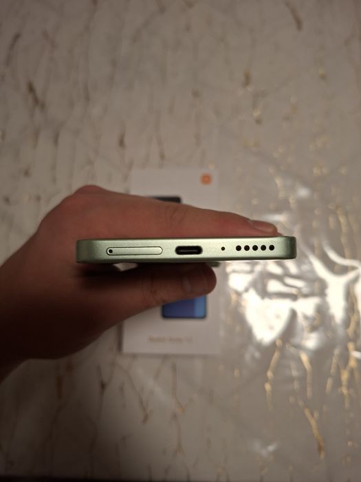 Redmi note 13 8+4/256