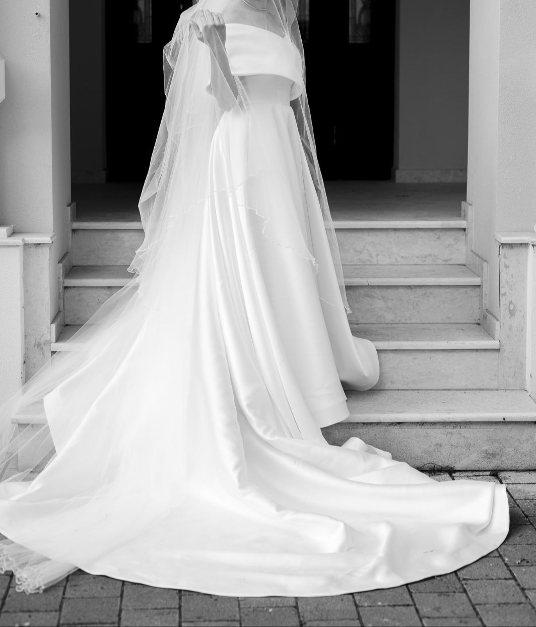 OFERTA                         Vând rochie mireasă