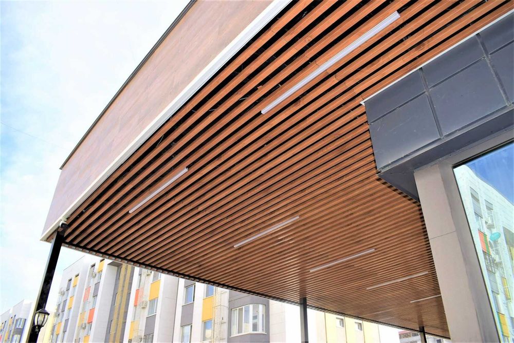 Реечный кубообразный металлический подвесной потолок