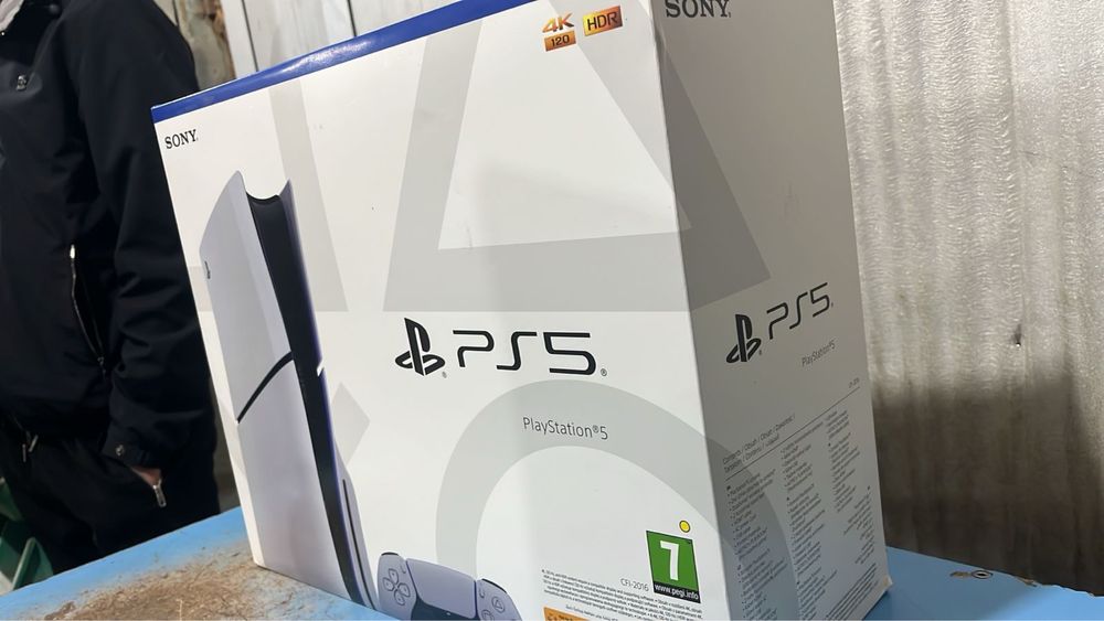 Play station 5 1TB