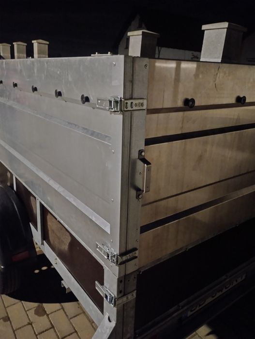 Vând obloane remorca