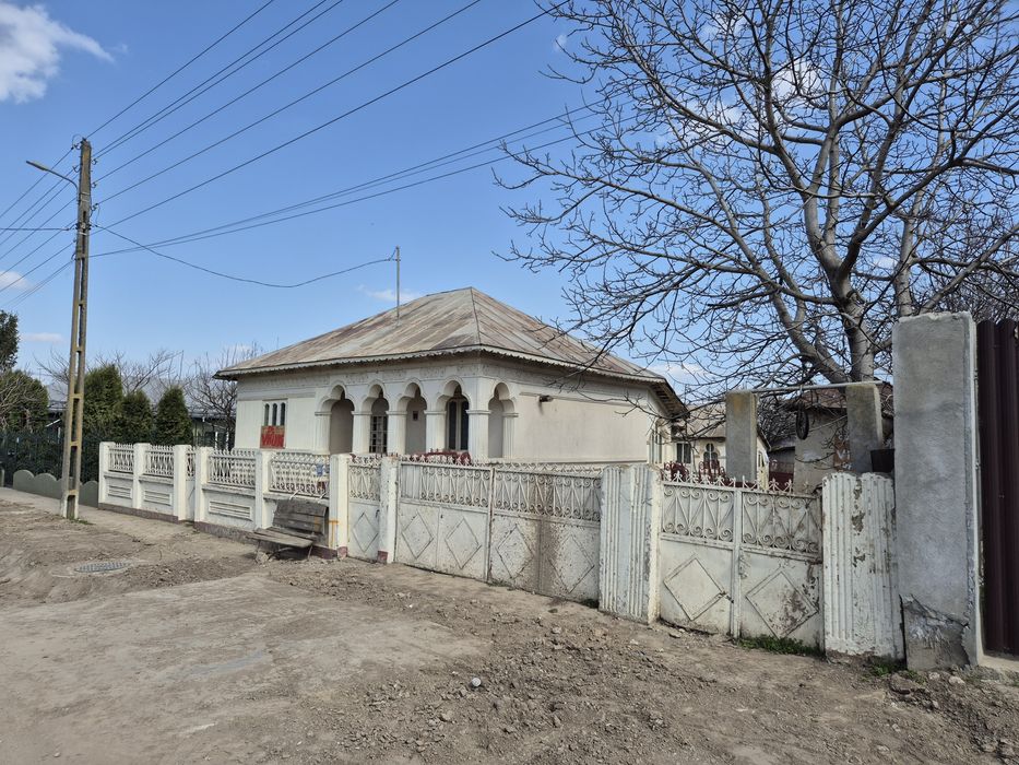 Casă de vânzare.