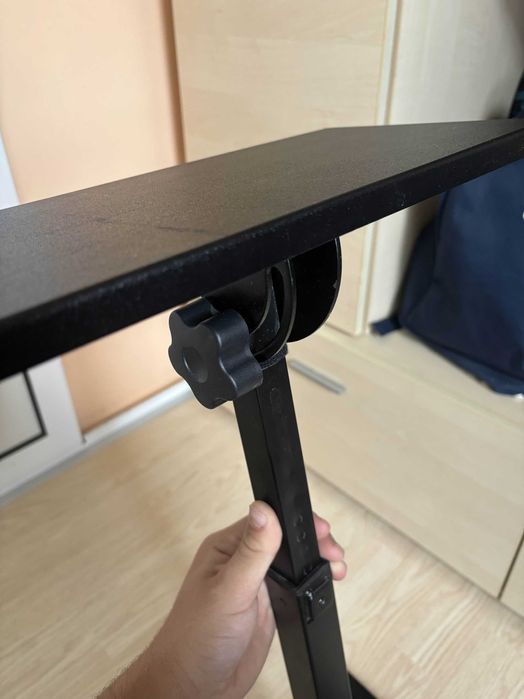 Стойка за гейминг волан