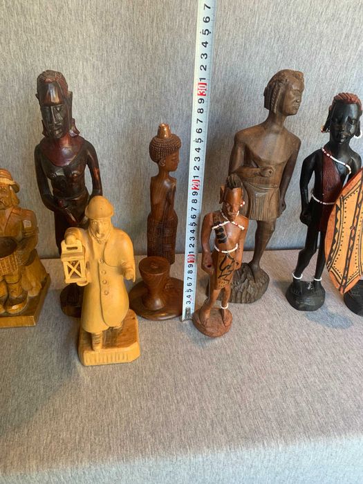 голям лот от дървени фигури статуетки