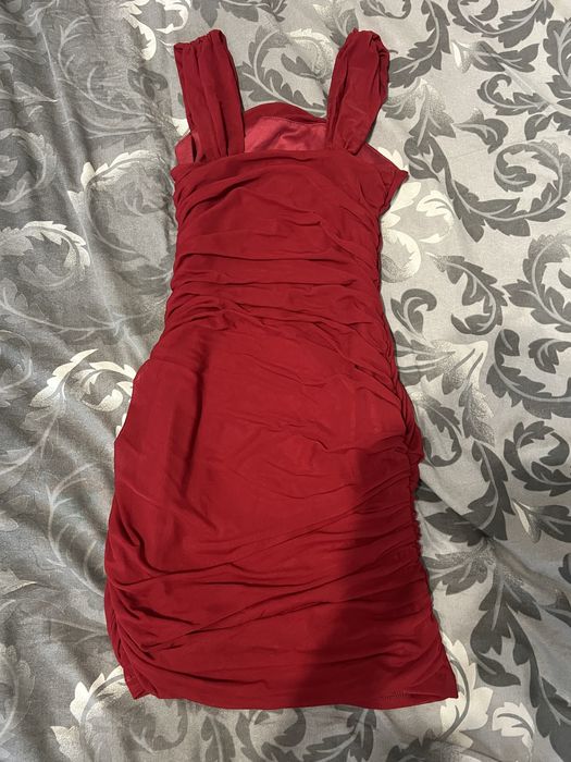 Чисто нови не носени рокли