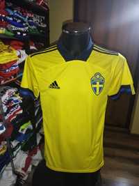 tricou suedia sweden adidas aeroready marimea S NOU