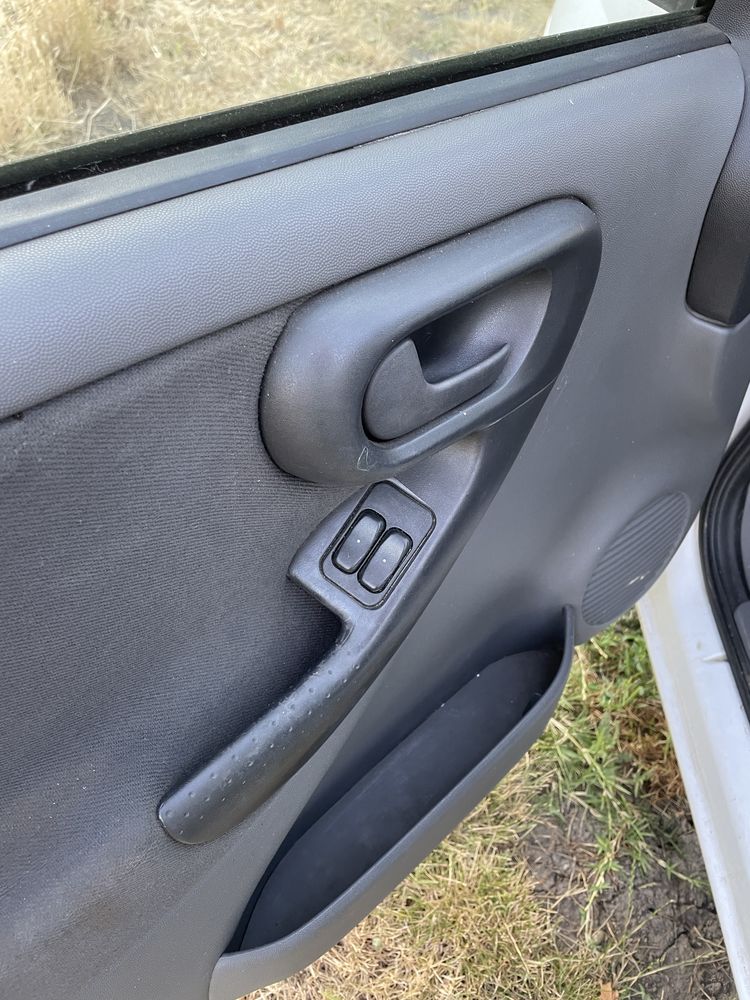 Opel corsa c 1.2 benzină