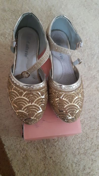 Туфли размер 31. Сары түсті туфли