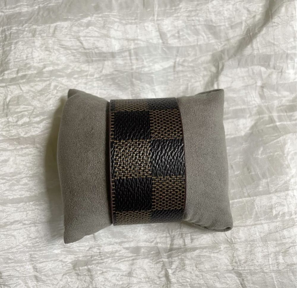 Гривна модел Louis Vuitton
