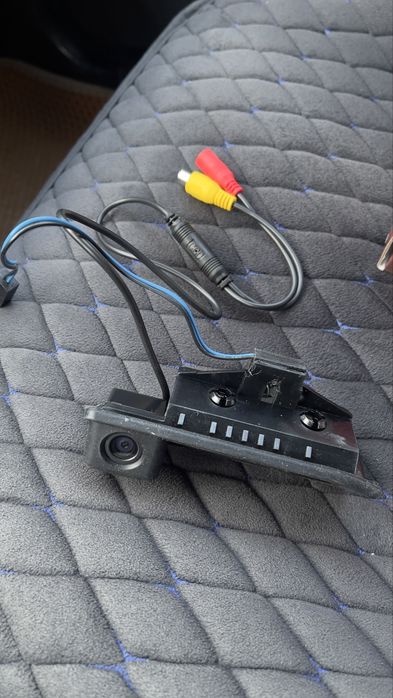 Новая Камера заднего вида на бмв е39 в штатное место ручки открывание