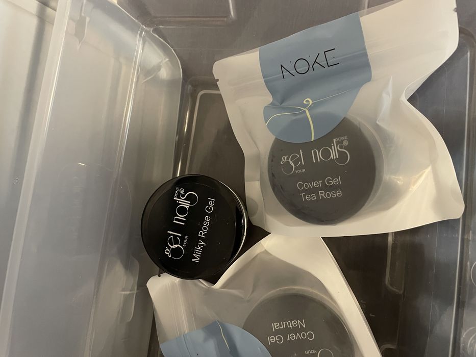 Geluri pentru  unghii